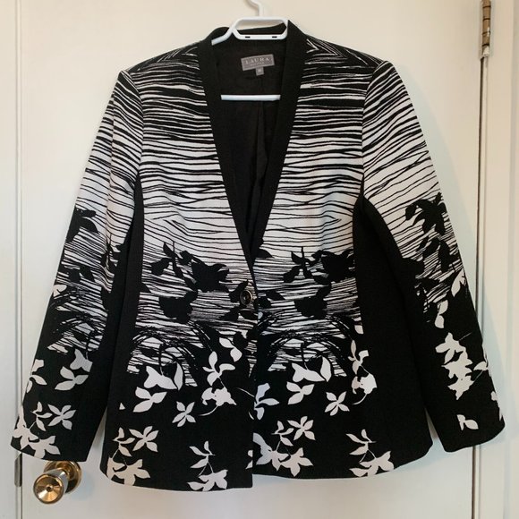 Laura - Picture 1 of 2